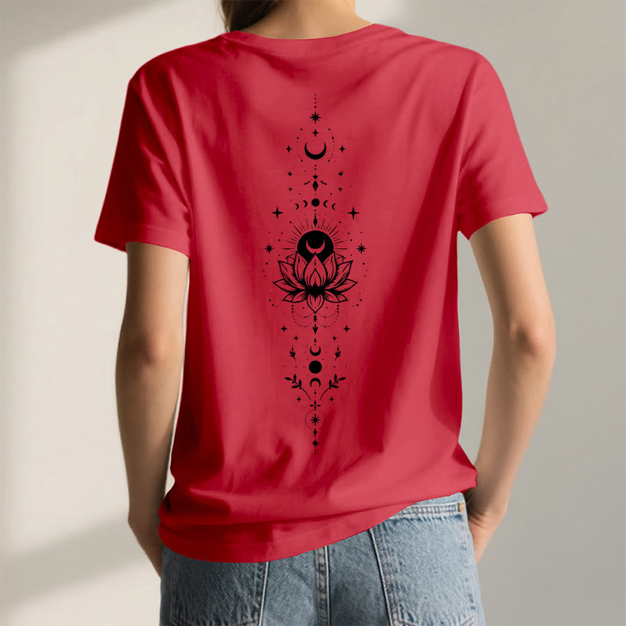 T-shirt da donna con scollo a V Olivenorma con doppia stampa fronte/retro, luna e loto, grafica spirituale. - image 49