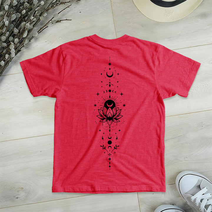 T-shirt da donna con scollo a V Olivenorma con doppia stampa fronte/retro, luna e loto, grafica spirituale. - image 46