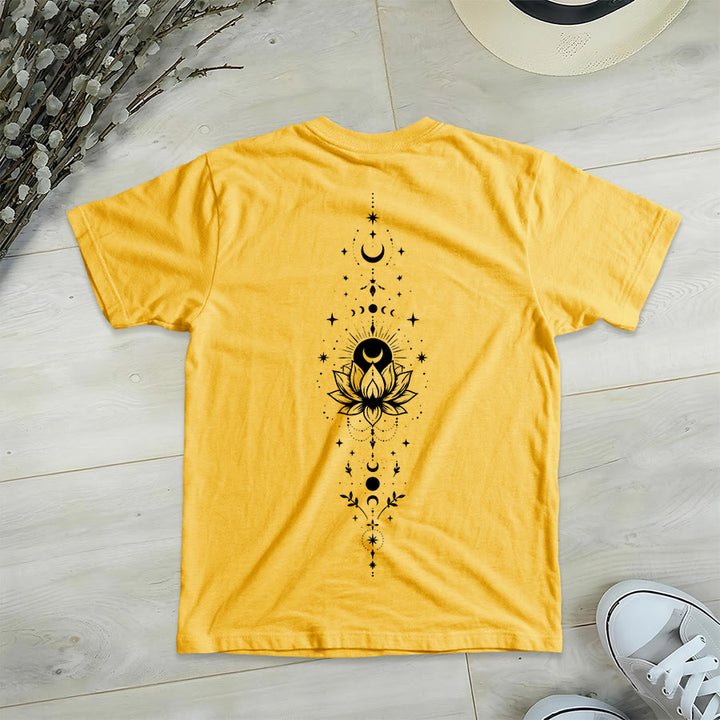 T-shirt da donna con scollo a V Olivenorma con doppia stampa fronte/retro, luna e loto, grafica spirituale. - image 51