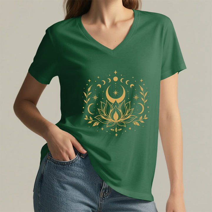 T-shirt da donna con scollo a V Olivenorma con doppia stampa fronte/retro, luna e loto, grafica spirituale. - image 8