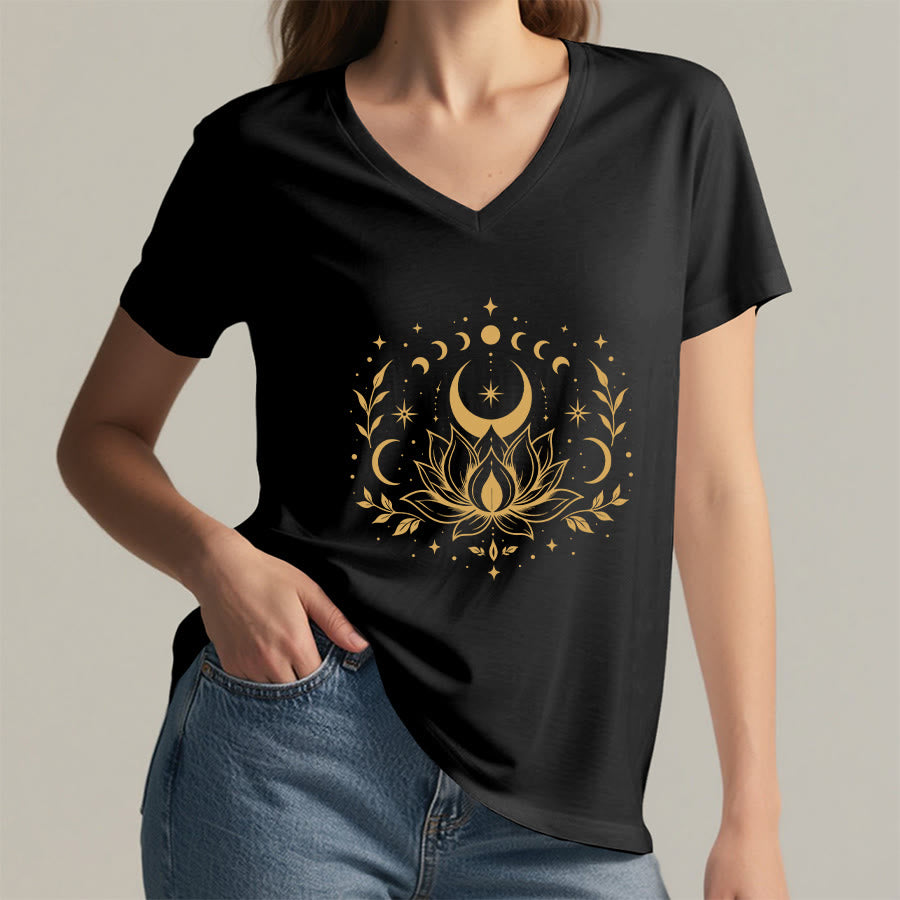 T-shirt da donna con scollo a V Olivenorma con doppia stampa fronte/retro, luna e loto, grafica spirituale. - image 33
