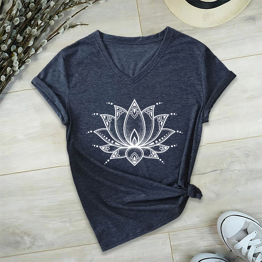 T-shirt da donna con scollo a V Olivenorma Minimal Outline Sacred Lotus Zen Graphic - Blu navy - 2XL - image 27