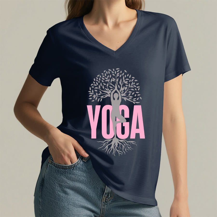 Maglietta da donna con scollo a V e stampa grafica Olivenorma Yoga Figure Tree Of Life con testo in grassetto. - image 26