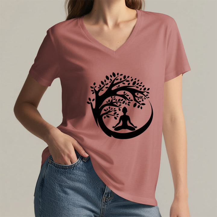 Maglietta da donna con scollo a V Olivenorma Enso Circle Tree Branch Meditation Silhouette Graphic. - image 2