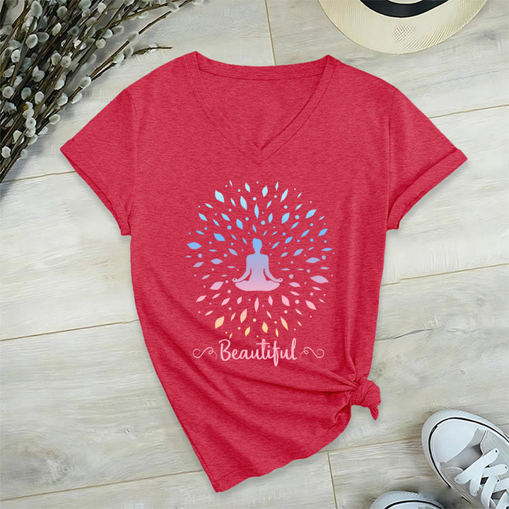 Maglietta da donna con scollo a V e stampa grafica "Olivenorma Gradient Leaf Mandala Meditation Figure Beautiful Script Graphic". - image 27