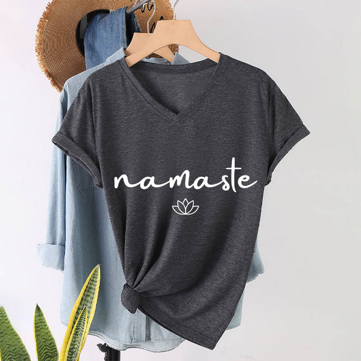 Maglietta da donna con scollo a V e grafica semplice "Lotus Zen" con scritta "Namaste in corsivo" Olivenorma. - Grigio - 2XL - image 19