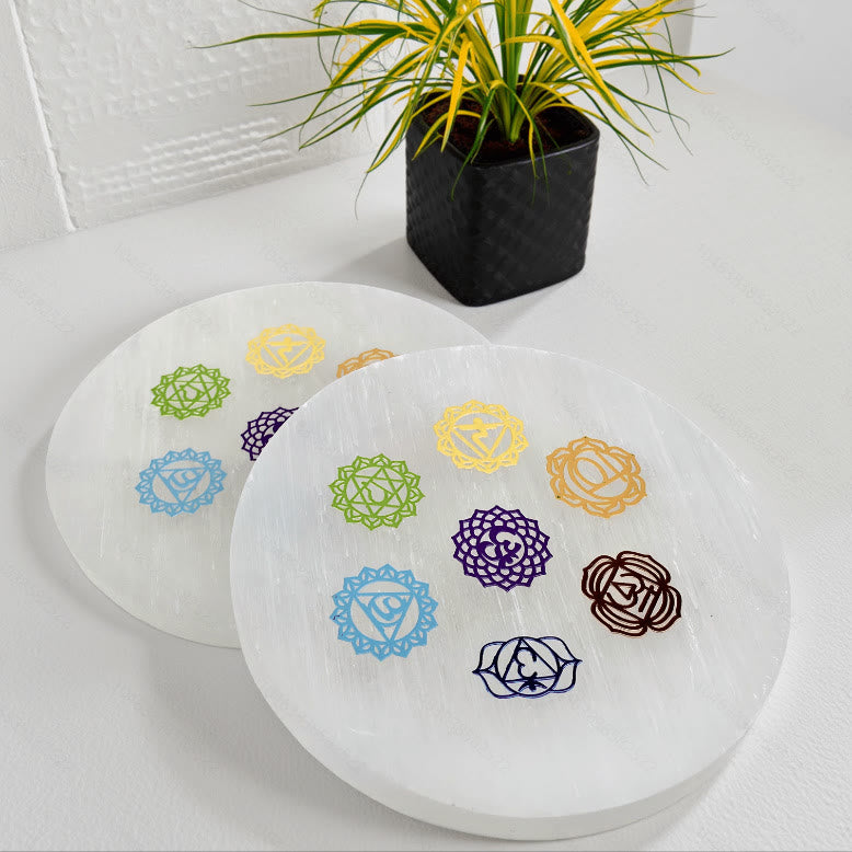 Piastra di ricarica in selenite incisa con i simboli dei 7 chakra Olivenorma - image 4