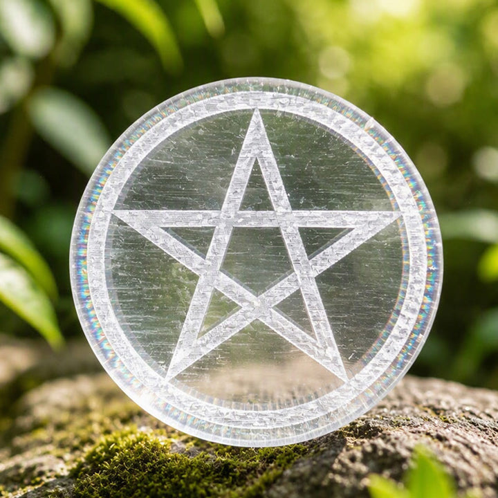 Piastra di ricarica in selenite con pentagramma inciso Olivenorma - Pentagramma - image 0