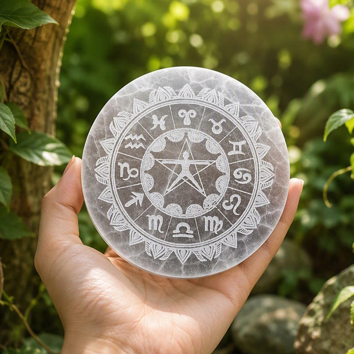Olivenorma Ruota Zodiacale Uomo Vitruviano Pentagramma Piastra di ricarica in selenite incisa - image 2