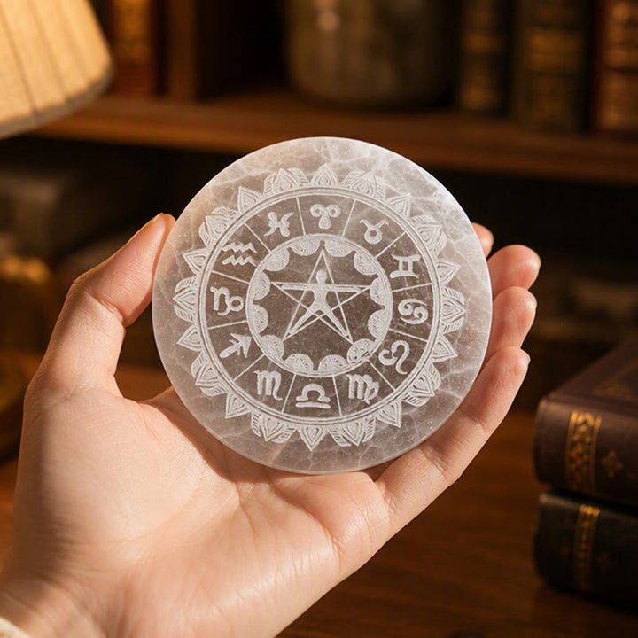 Olivenorma Ruota Zodiacale Uomo Vitruviano Pentagramma Piastra di ricarica in selenite incisa - image 1