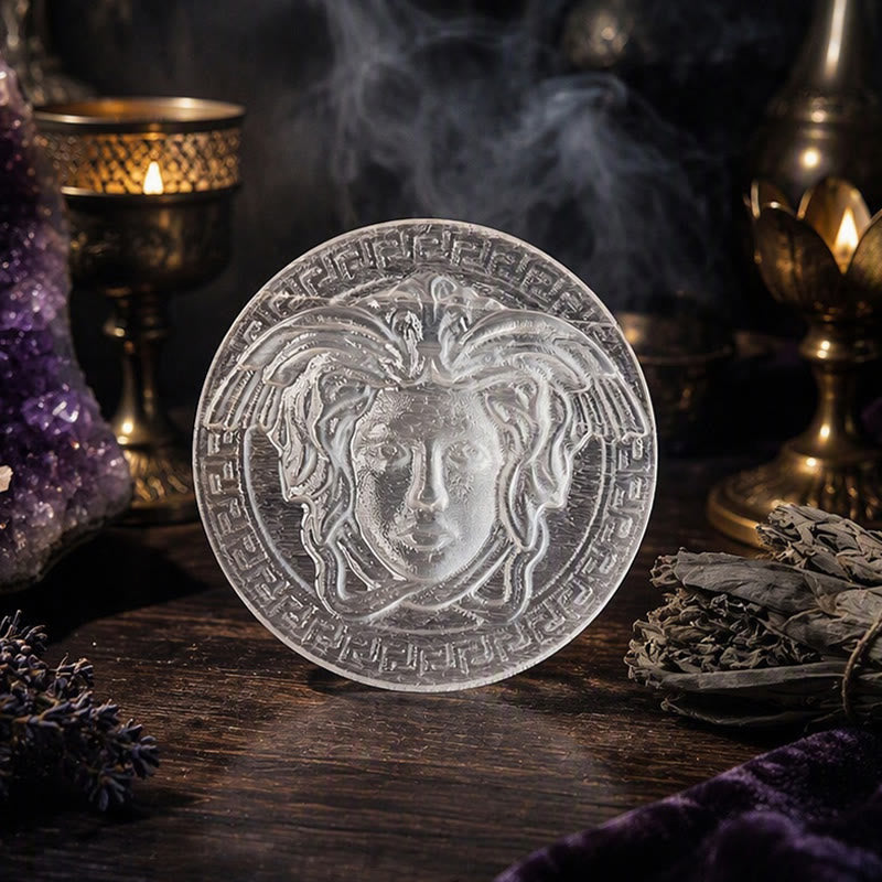 Piastra di ricarica in selenite incisa con testa di Medusa Olivenorma - image 5