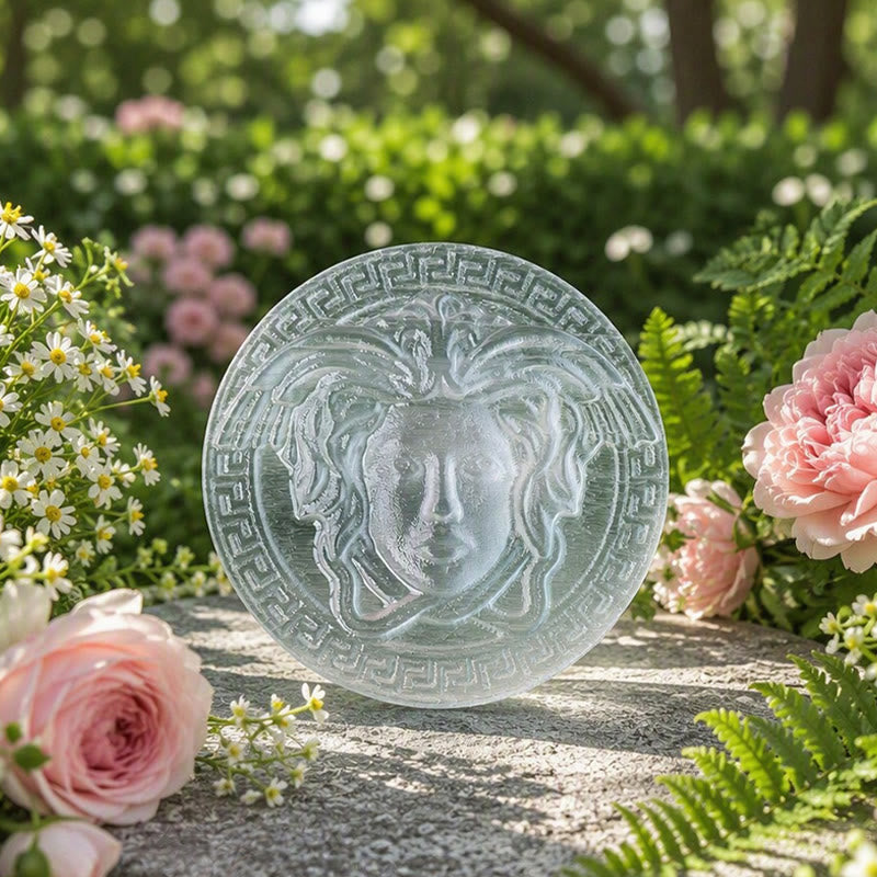 Piastra di ricarica in selenite incisa con testa di Medusa Olivenorma - image 1