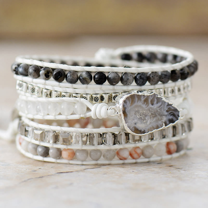 Bracciale Olivenorma in agata bianca e nera con 5 anelli e cordino in pelle stile Ins, simbolo di dualità. - image 1