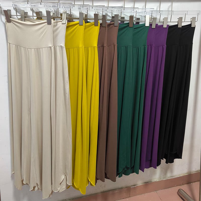 Pantaloni da yoga cropped a vita alta Olivenorma, tinta unita, elasticizzati, ideali per l'attività sportiva e il tempo libero, modello a zampa d'elefante da donna. - image 15