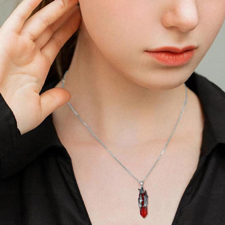 Collana con ciondolo esagonale in quarzo rosso a forma di pipistrello vampiro gotico Olivenorma, gioiello per Halloween e cosplay. - image 1