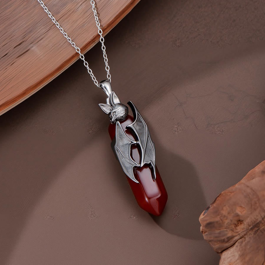 Collana con ciondolo esagonale in quarzo rosso a forma di pipistrello vampiro gotico Olivenorma, gioiello per Halloween e cosplay. - image 3