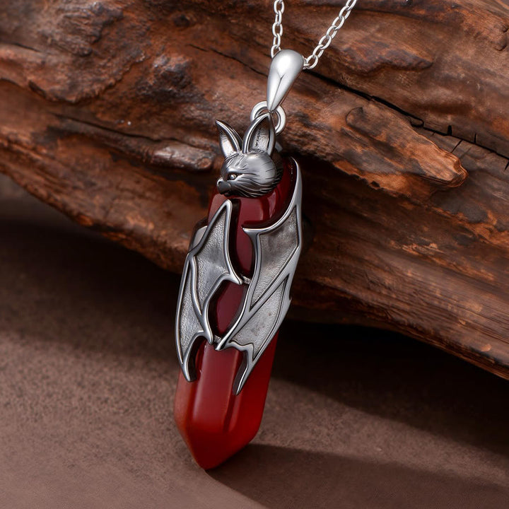 Collana con ciondolo esagonale in quarzo rosso a forma di pipistrello vampiro gotico Olivenorma, gioiello per Halloween e cosplay. - image 2