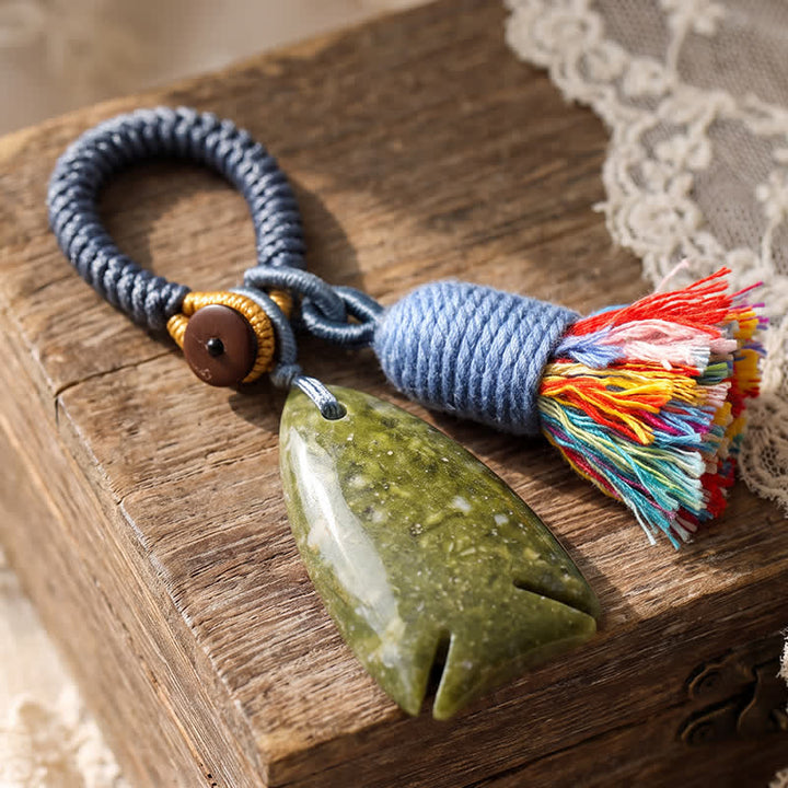 Portachiavi Olivenorma con nappa intrecciata a forma di pesce in cristallo naturale, portafortuna di buon auspicio. - Unakite - image 13
