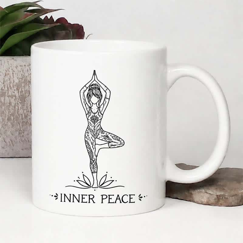 Tazza in ceramica Olivenorma con posa dell'albero yoga e pace interiore - image 1