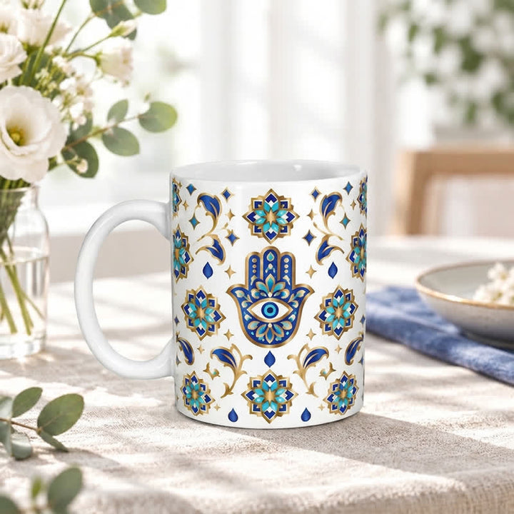 Tazza in ceramica con mano di Hamsa Olivenorma, simbolo di protezione e benedizione contro il malocchio. - image 2