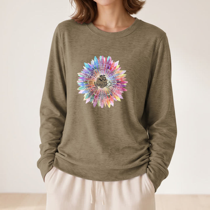 Camicia a maniche lunghe da donna Olivenorma in morbido cotone con stampa artistica Om Namaste Mandala arcobaleno. - image 26