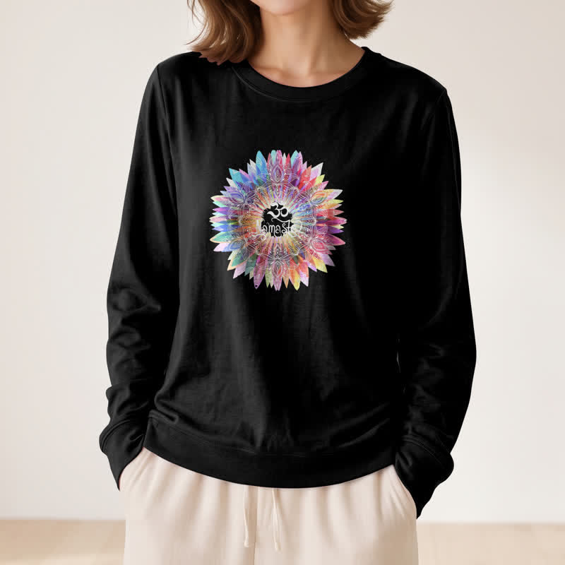 Camicia a maniche lunghe da donna Olivenorma in morbido cotone con stampa artistica Om Namaste Mandala arcobaleno. - image 5