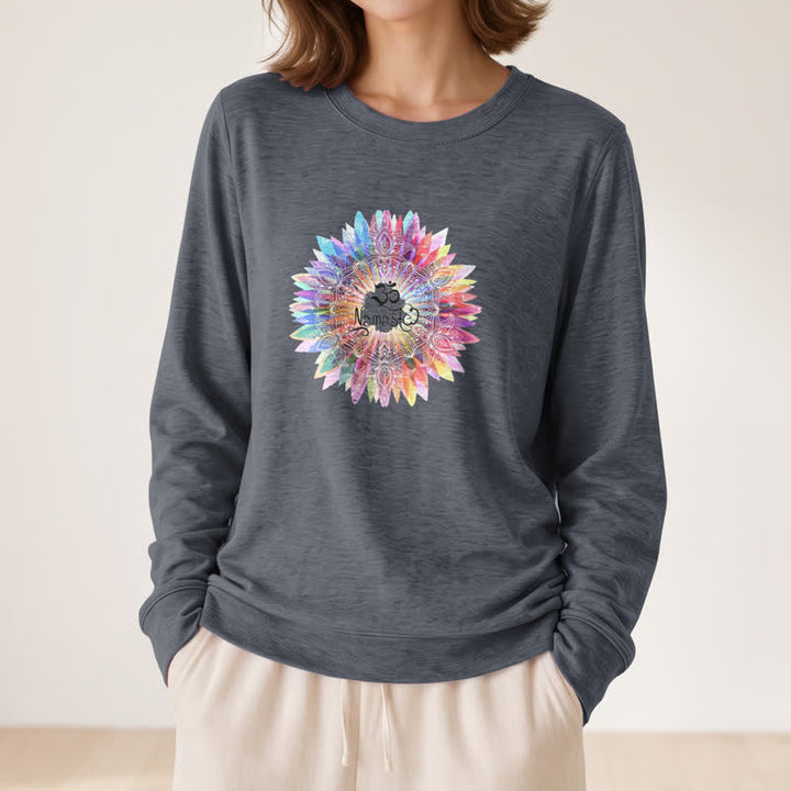 Camicia a maniche lunghe da donna Olivenorma in morbido cotone con stampa artistica Om Namaste Mandala arcobaleno. - image 14