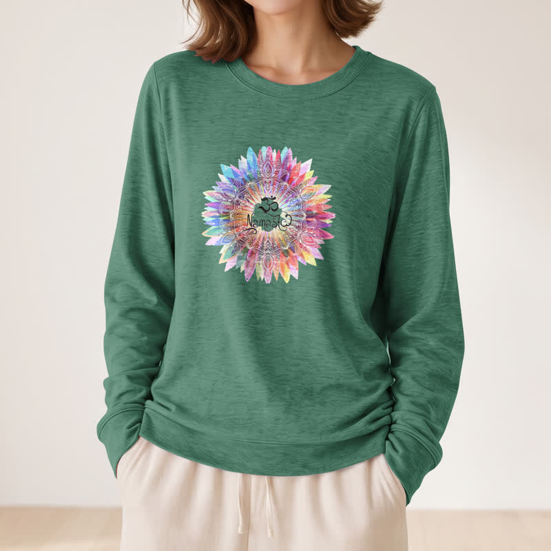 Camicia a maniche lunghe da donna Olivenorma in morbido cotone con stampa artistica Om Namaste Mandala arcobaleno. - image 23
