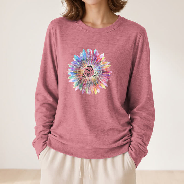 Camicia a maniche lunghe da donna Olivenorma in morbido cotone con stampa artistica Om Namaste Mandala arcobaleno. - image 8