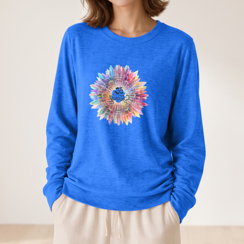 Camicia a maniche lunghe da donna Olivenorma in morbido cotone con stampa artistica Om Namaste Mandala arcobaleno. - image 17