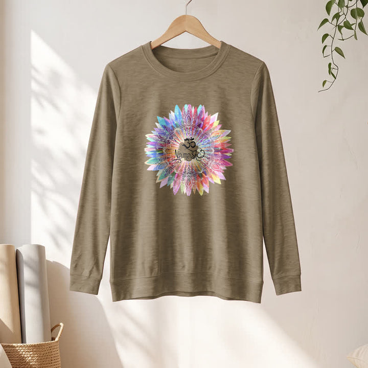 Camicia a maniche lunghe da donna Olivenorma in morbido cotone con stampa artistica Om Namaste Mandala arcobaleno. - image 25