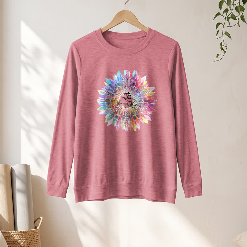 Camicia a maniche lunghe da donna Olivenorma in morbido cotone con stampa artistica Om Namaste Mandala arcobaleno. - image 7