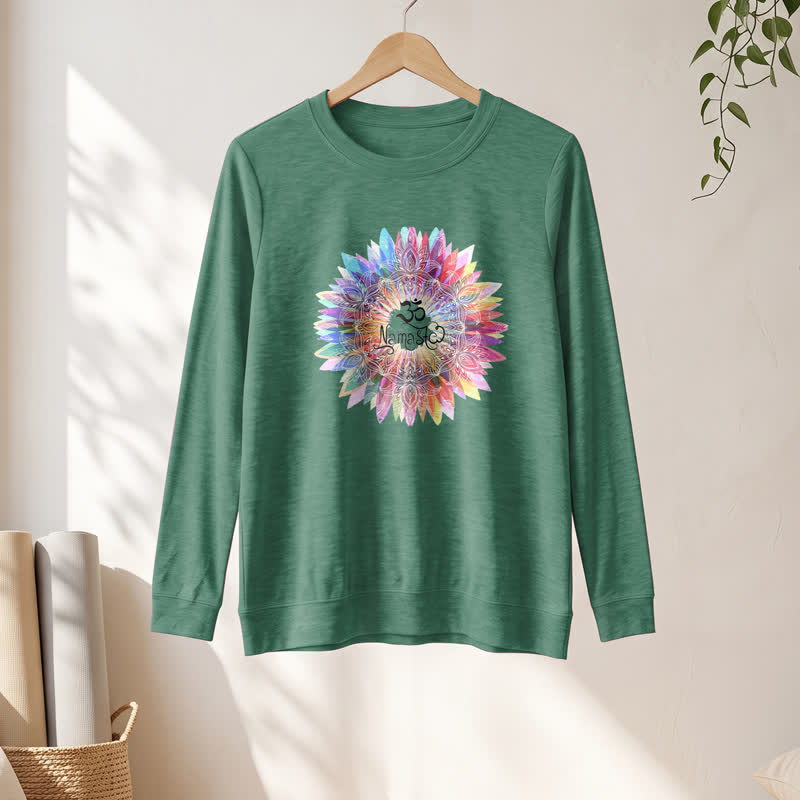 Camicia a maniche lunghe da donna Olivenorma in morbido cotone con stampa artistica Om Namaste Mandala arcobaleno. - image 22