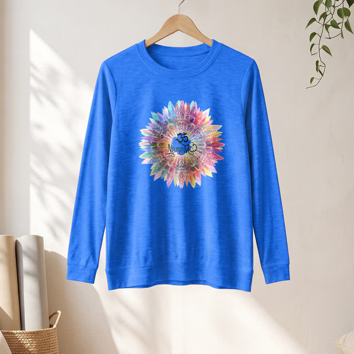 Camicia a maniche lunghe da donna Olivenorma in morbido cotone con stampa artistica Om Namaste Mandala arcobaleno. - image 16