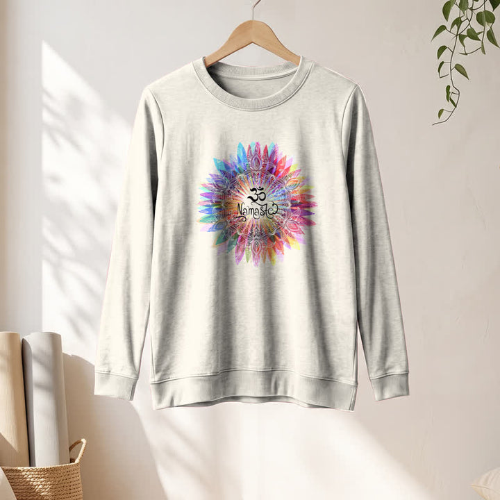 Camicia a maniche lunghe da donna Olivenorma in morbido cotone con stampa artistica Om Namaste Mandala arcobaleno. - image 10
