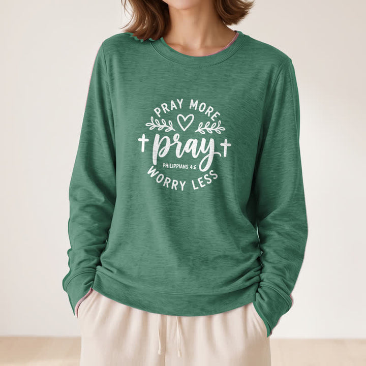 Camicia a maniche lunghe da donna Olivenorma in morbido cotone con stampa "Pray More Worry Less". - image 25
