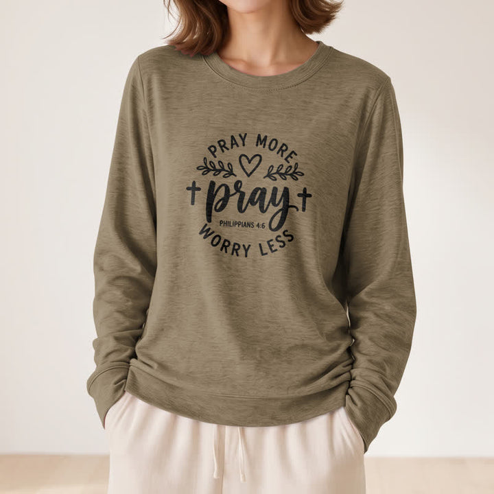 Camicia a maniche lunghe da donna Olivenorma in morbido cotone con stampa "Pray More Worry Less". - image 29