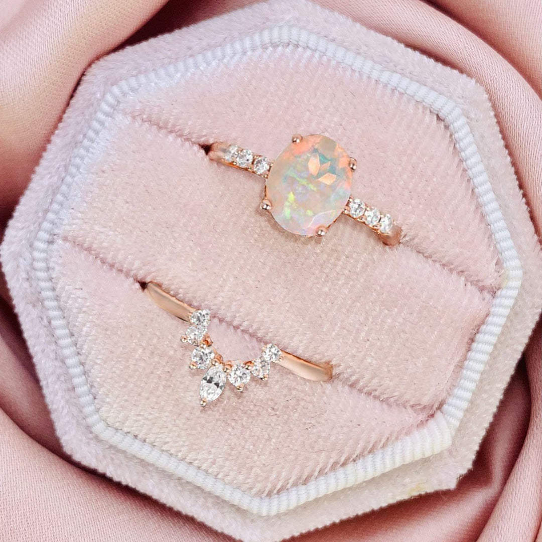 Olivenorma Anello di fidanzamento in oro rosa con opale ovale antico