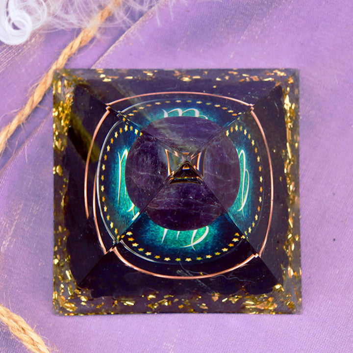 Sfera di ametista Olivenorma con piramide di orgone dello zodiaco Vergine in ossidiana