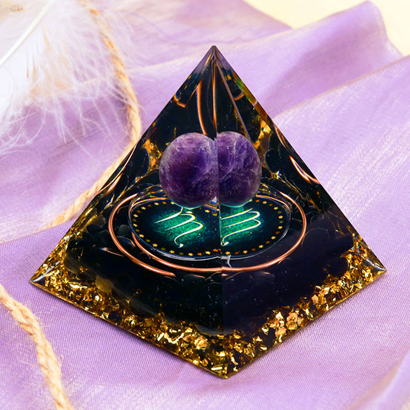Sfera di ametista Olivenorma con piramide di orgone dello zodiaco Scorpione in ossidiana 