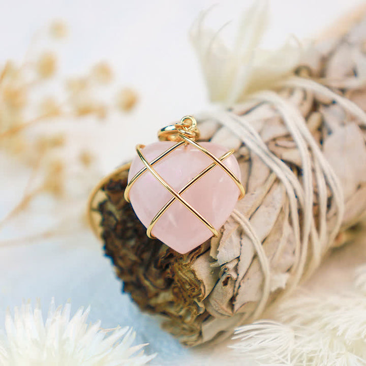 Collana con pietra preziosa a forma di cuore in quarzo rosa Olivenorma 