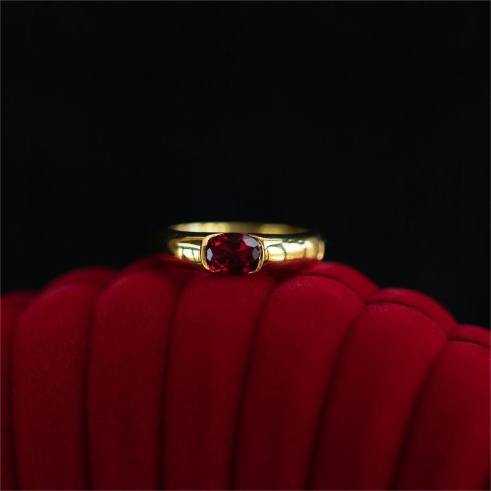 Anello di lusso minimalista placcato oro granato Olivenorma