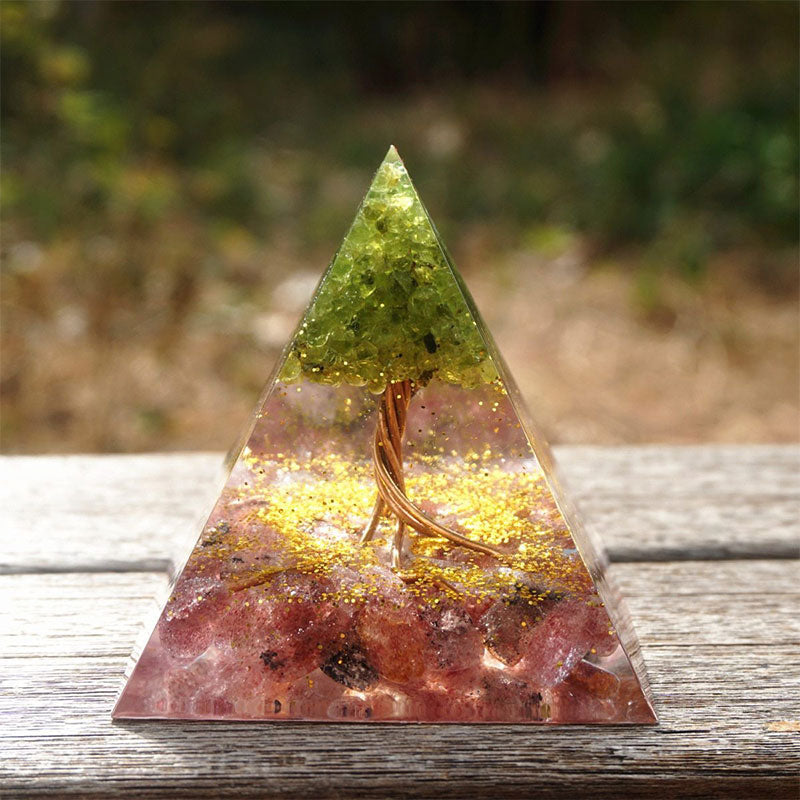 Piramide di orgone di peridoto e quarzo fragola dell'albero della vita Olivenorma