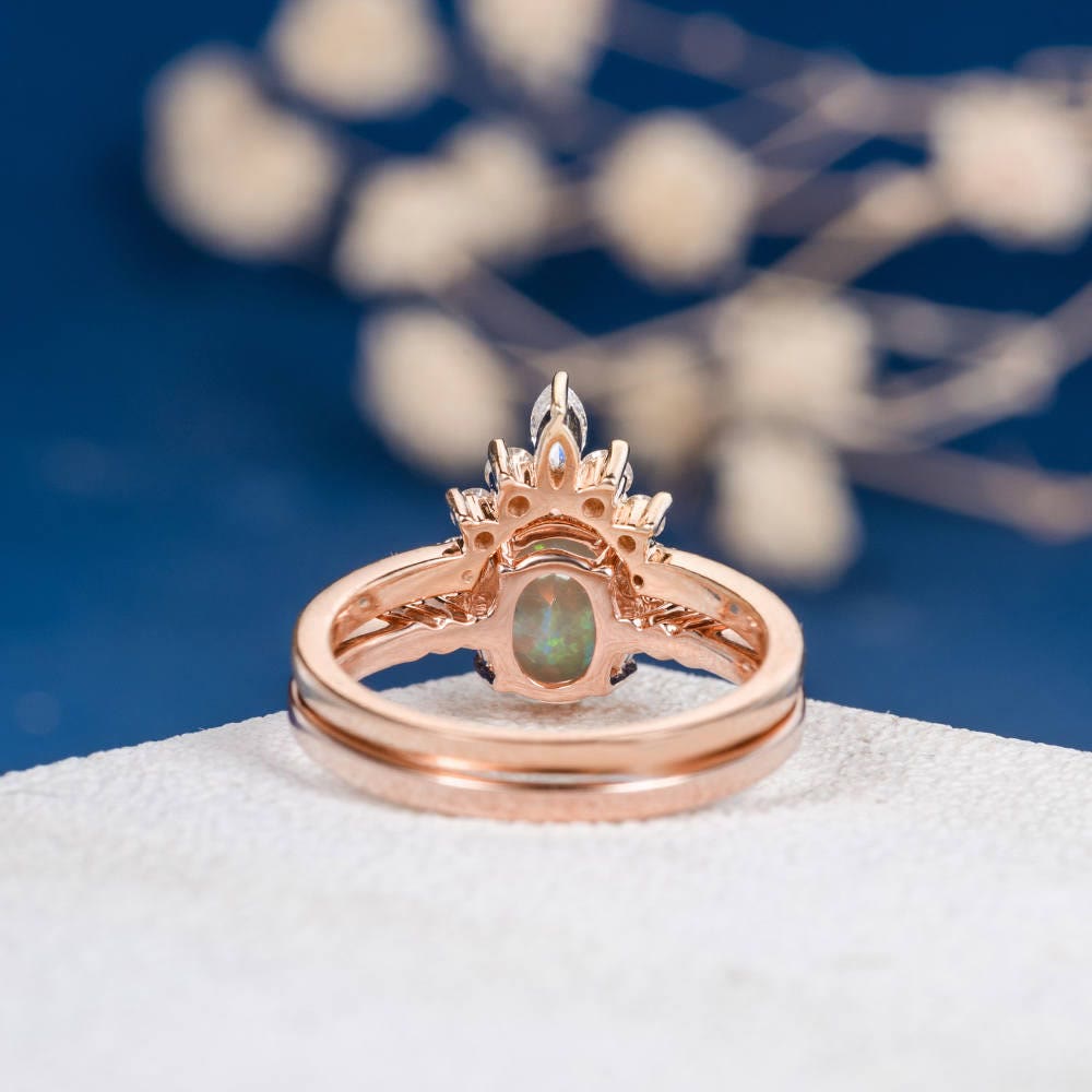 Olivenorma Anello di fidanzamento in oro rosa con opale ovale antico