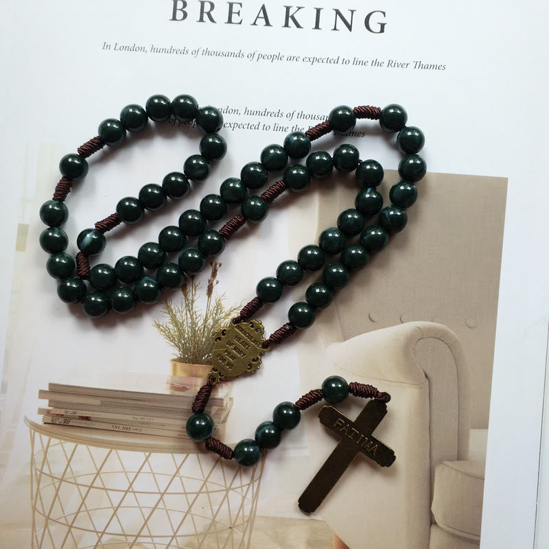 Collana con ciondolo a croce con medaglia sacra in agata muschiata Olivenorma