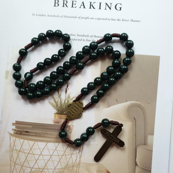 Collana con ciondolo a croce con medaglia sacra in agata muschiata Olivenorma