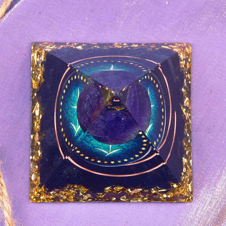 Sfera di ametista Olivenorma con piramide di orgone dello zodiaco Sagittario in ossidiana 
