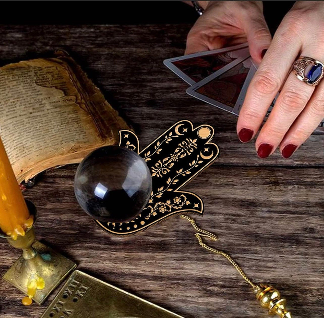 Supporto per sfera di cristallo con espositore di pietre preziose a forma di ala di Hamsa Olivenorma