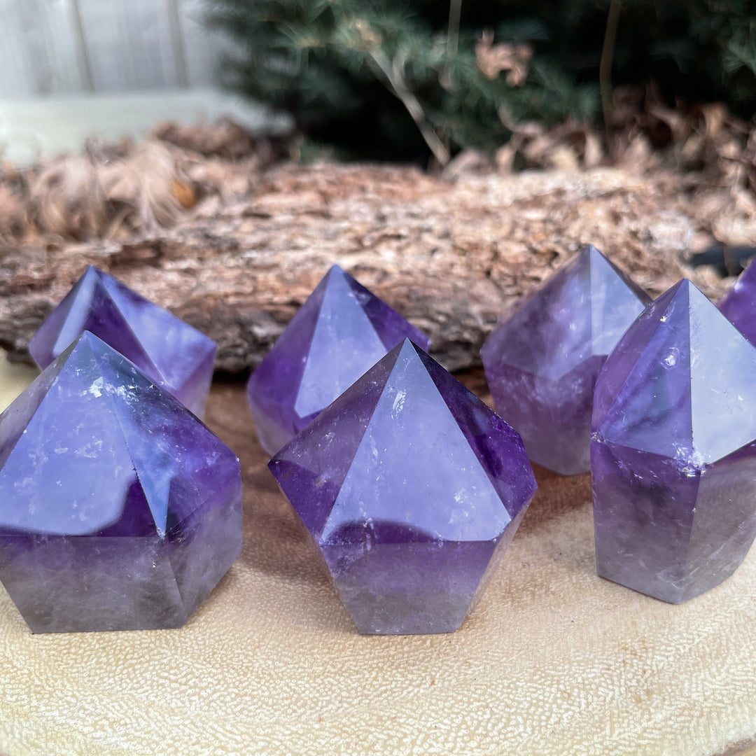 Decorazione in pietra preziosa con obelisco grande e massiccio, a forma di torre di ametista Olivenorma 