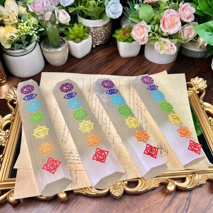 Decorazione a colonna esagonale in gesso marocchino Olivenorma 